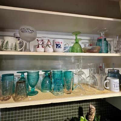 CABINET CONTENTS LOT
