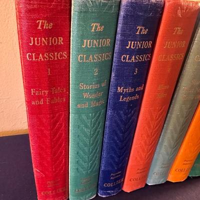 THE JUNIOR CLASSICS VINTAGE BOOK SET