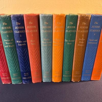 THE JUNIOR CLASSICS VINTAGE BOOK SET