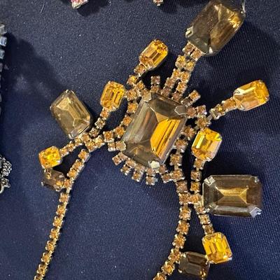 FUR & COSTUME JEWELRY LOT