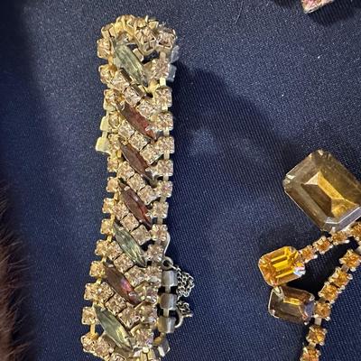 FUR & COSTUME JEWELRY LOT