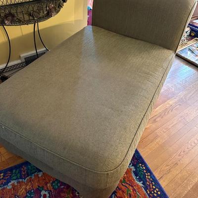 MODERN CHAISE LOUNGE