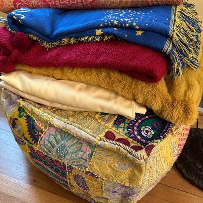 BOHO CUBE, THROWS LOT
