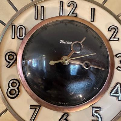 MID CENTURY MODERN UNITED STARBURST WALL CLOCK