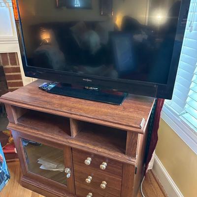 INSIGNIA TV, STAND LOT