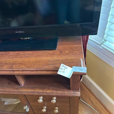 INSIGNIA TV, STAND LOT