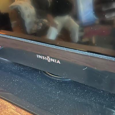 INSIGNIA TV, STAND LOT