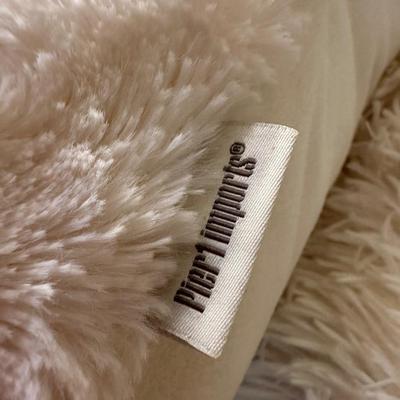 PILLOW, THROW LOT