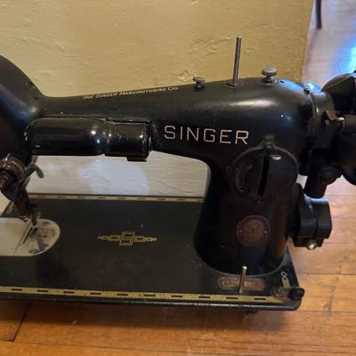 VINTAGE SINGER SEWING