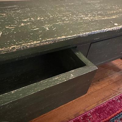 GREEN DISTRESSED BENCH
