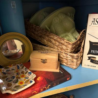 CLOSET CONTENTS