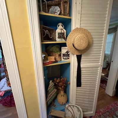 CLOSET CONTENTS