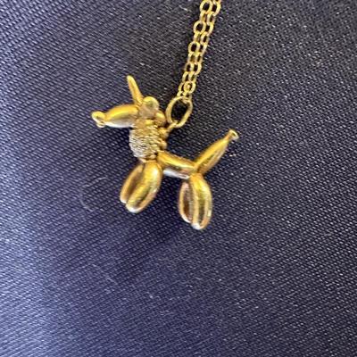 GOLD, SILVER & COSTUME NECKLACE LOT
