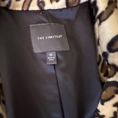 WOMENS FUR AND COAT LOT