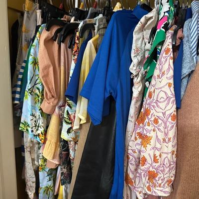CLOSET CONTENTS LOT