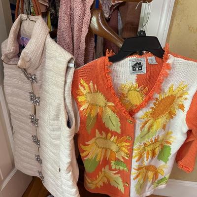 CLOSET CONTENTS LOT