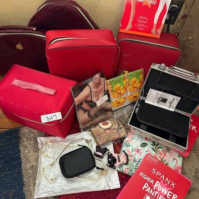 WOMENS MAKE UP BAGS, HOSE & MORE