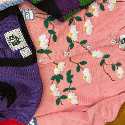 WOMENS SWEATER LOT