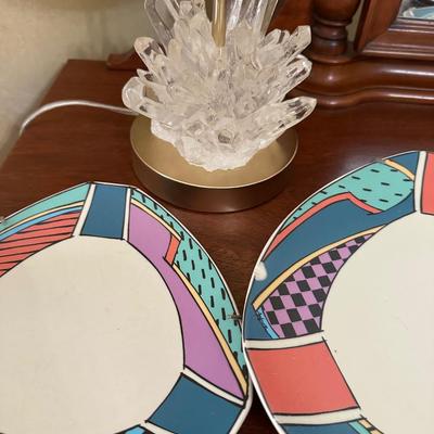 ART GLASS COLLECTOR PLATES & MORE LOT