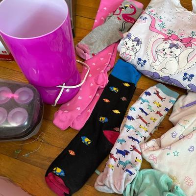 HELLO KITTY, SNOOPY, CARE BEARS AND MORE WOMENS CLOTHING SLEEPWEAR LOT