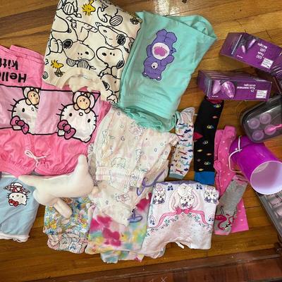 HELLO KITTY, SNOOPY, CARE BEARS AND MORE WOMENS CLOTHING SLEEPWEAR LOT