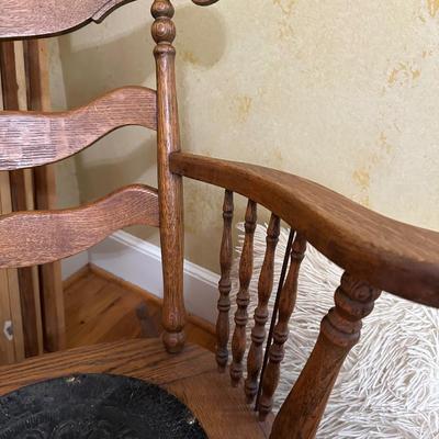 OAK ROCKER PILLOW LOT