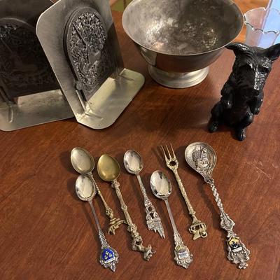 UNICORN BOOKENDS & MORE LOT