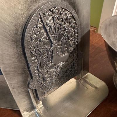 UNICORN BOOKENDS & MORE LOT