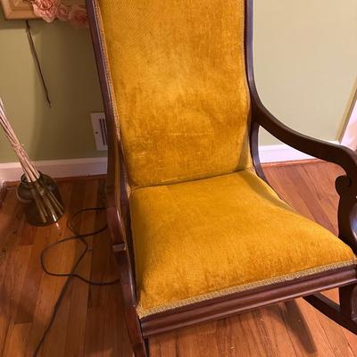 ROCKING CHAIR, HOME DÉCOR LOT