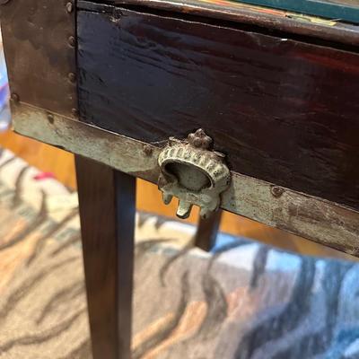 TRUNK TOP COFFEE TABLE