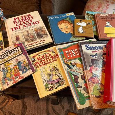 VINTAGE CHILDRENS BOOK LOT