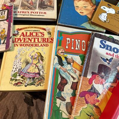 VINTAGE CHILDRENS BOOK LOT