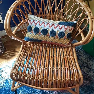 RATTAN CHAIR, PILLOW LOT
