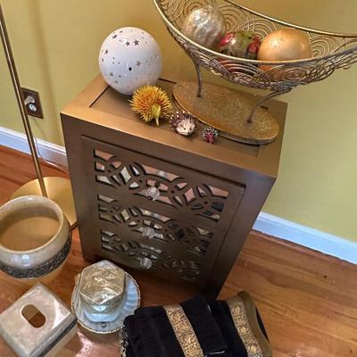 GOLD HOME DÉCOR LOT