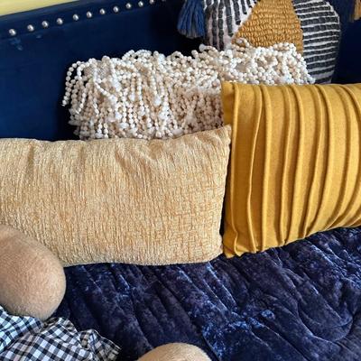 DAYBED NAVY VELVET