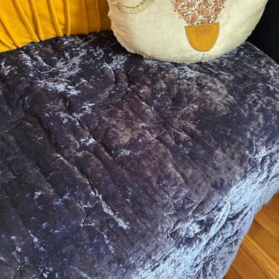 DAYBED NAVY VELVET