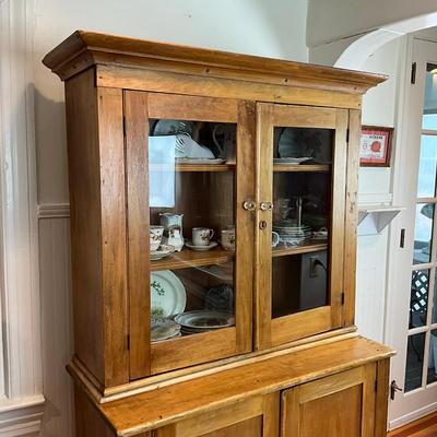 490 Antique Pine/Poplar American Stepback Cabinet