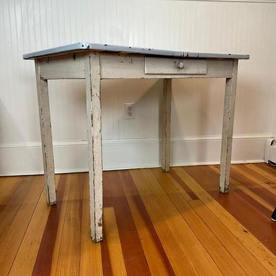 K492 Antique Agate Top Kitchen Table