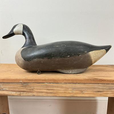 D499 Large Handcarved Working Goose Decoy