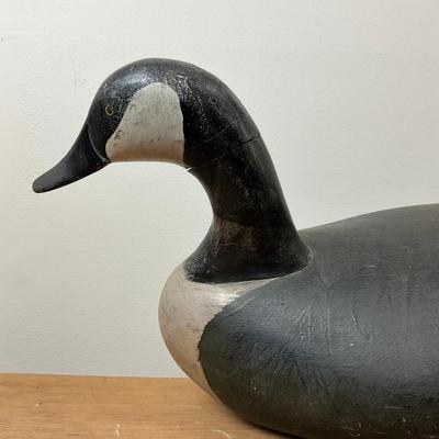 D499 Large Handcarved Working Goose Decoy