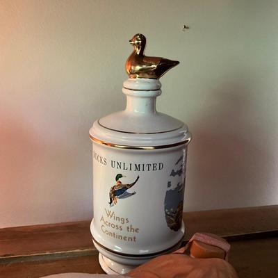 D513 Four Ducks Unlimited Jim Beam Decanters