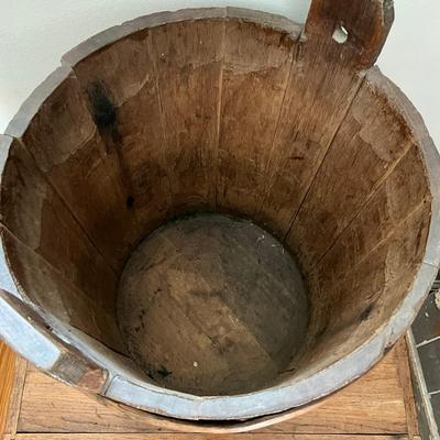 D520 Antique Oak Bucket