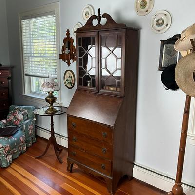 UBC522 Antique Mahogany Secretary Desk