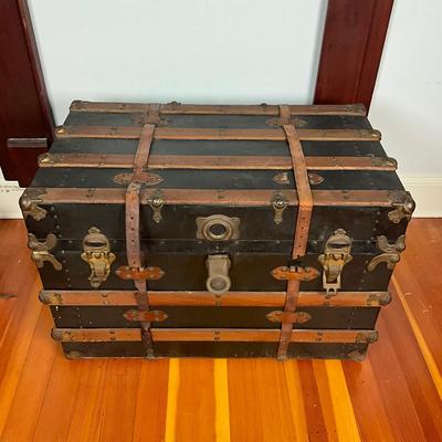 UBC529 Flat Top Steamer Trunk