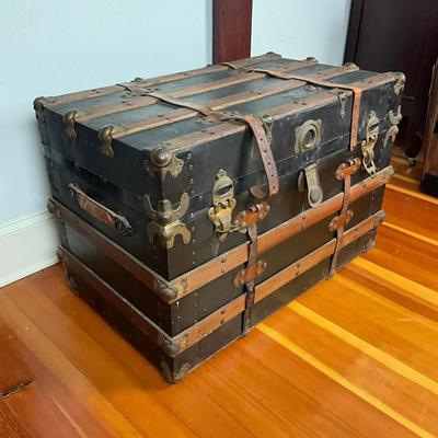 UBC529 Flat Top Steamer Trunk