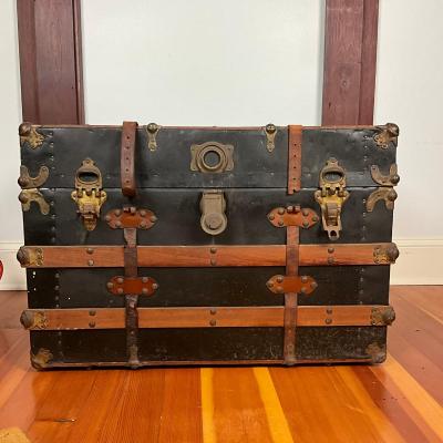UBC529 Flat Top Steamer Trunk