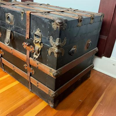 UBC529 Flat Top Steamer Trunk