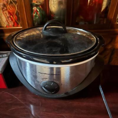 Sale Photo Thumbnail #357: CROCK POT