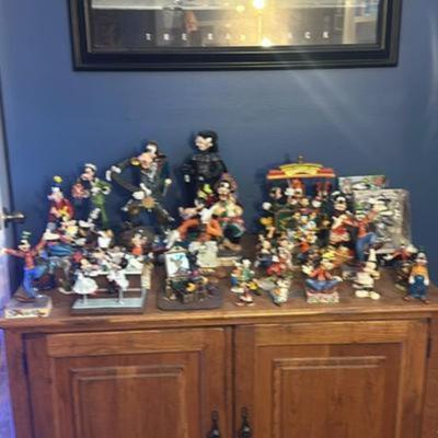 Sale Photo Thumbnail #368: TV STAND