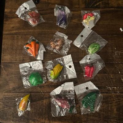 Sale Photo Thumbnail #388: VEGETABLE MAGNETS